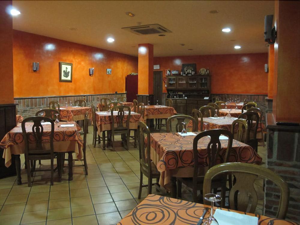 Hotel Rural Hojaranzos Tejeda Del Tietar Luaran gambar