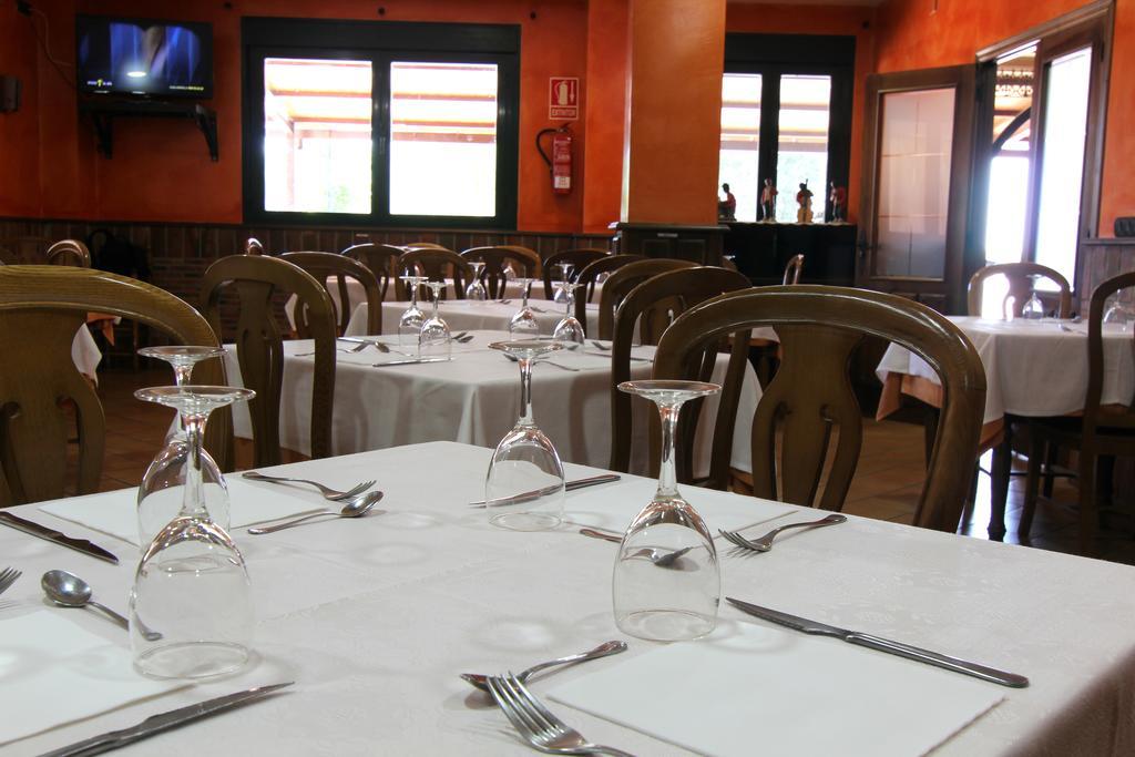 Hotel Rural Hojaranzos Tejeda Del Tietar Luaran gambar