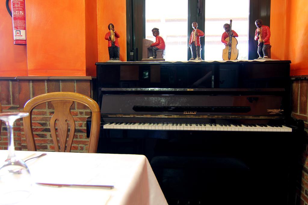 Hotel Rural Hojaranzos Tejeda Del Tietar Luaran gambar