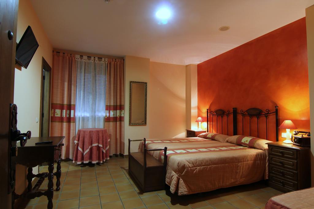 Hotel Rural Hojaranzos Tejeda Del Tietar Luaran gambar