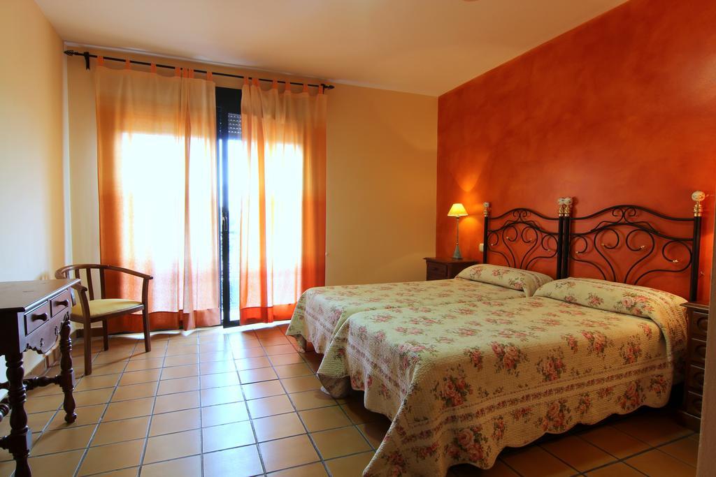 Hotel Rural Hojaranzos Tejeda Del Tietar Luaran gambar