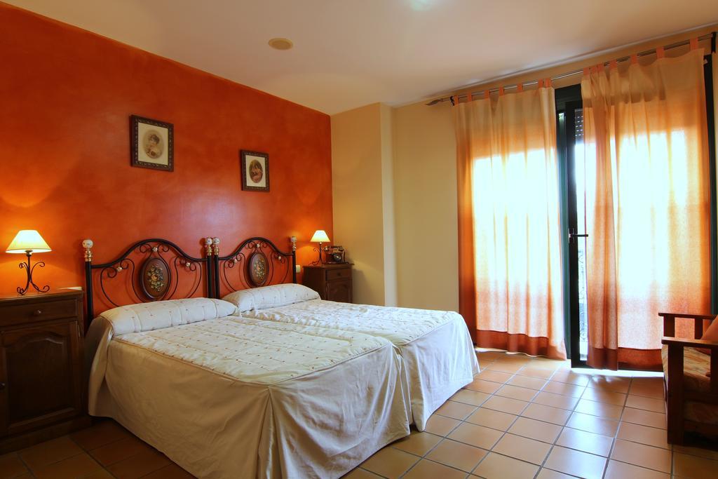 Hotel Rural Hojaranzos Tejeda Del Tietar Luaran gambar